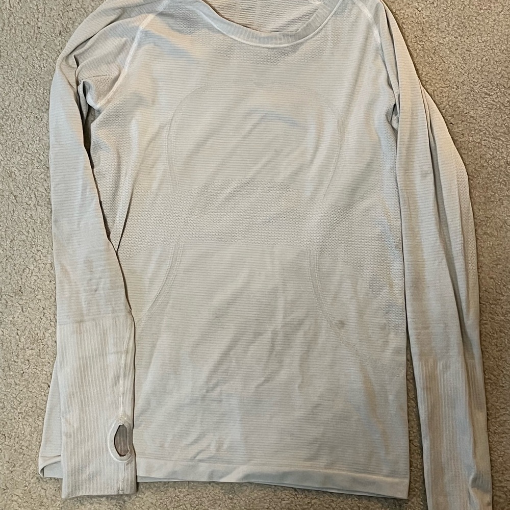 Lululemon Light Gray Long Sleeve Top